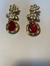 Load image into Gallery viewer, Kudan Earrings
